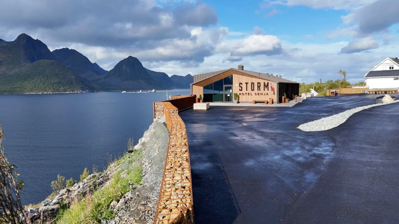 Storm Hotel Husøy exteriour
