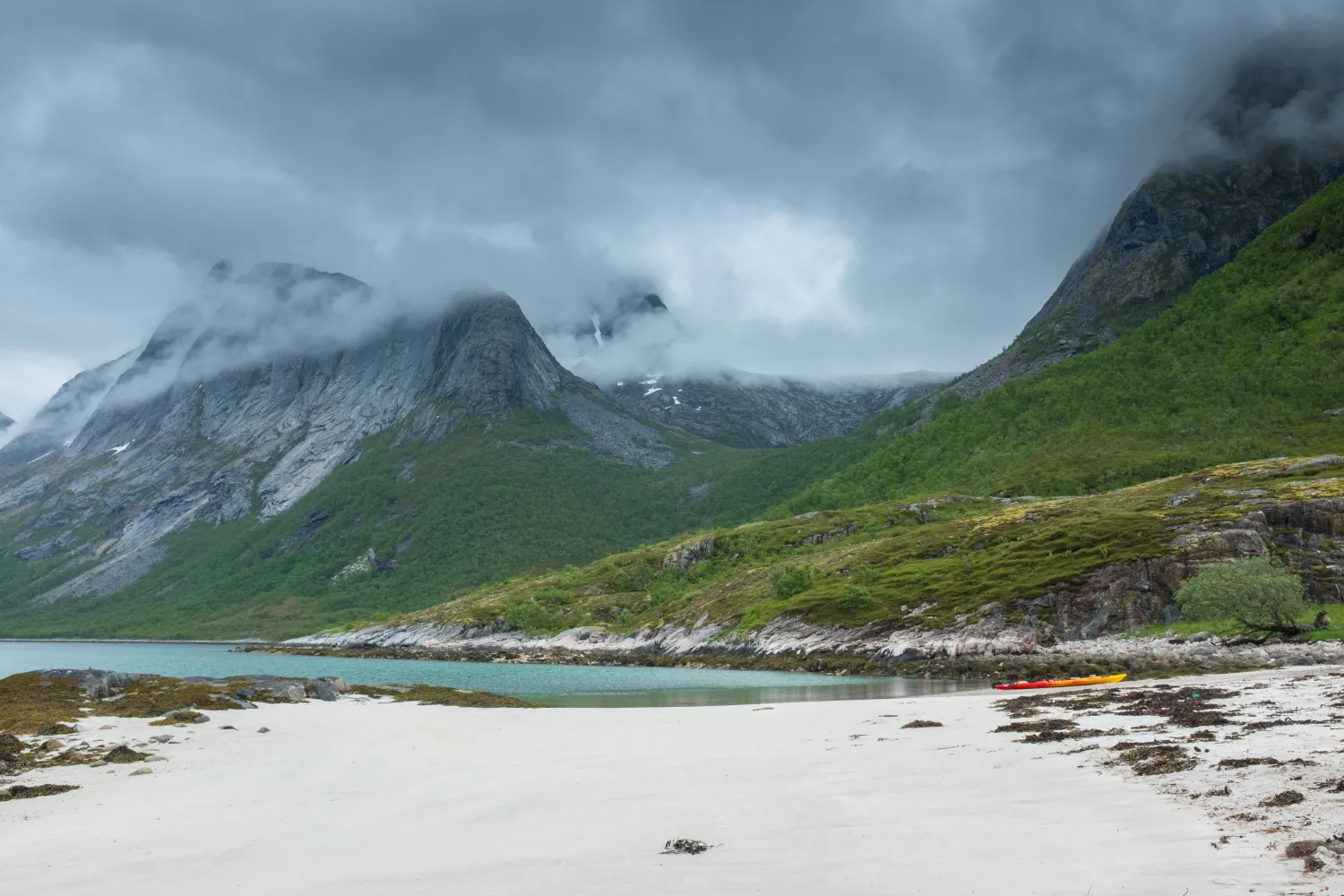 Guidet Kayaking in Ånderdalen National Park