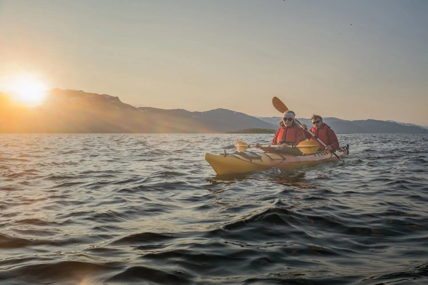 Guidet Midnight Sun Kayaking in Ånderdalen National Park