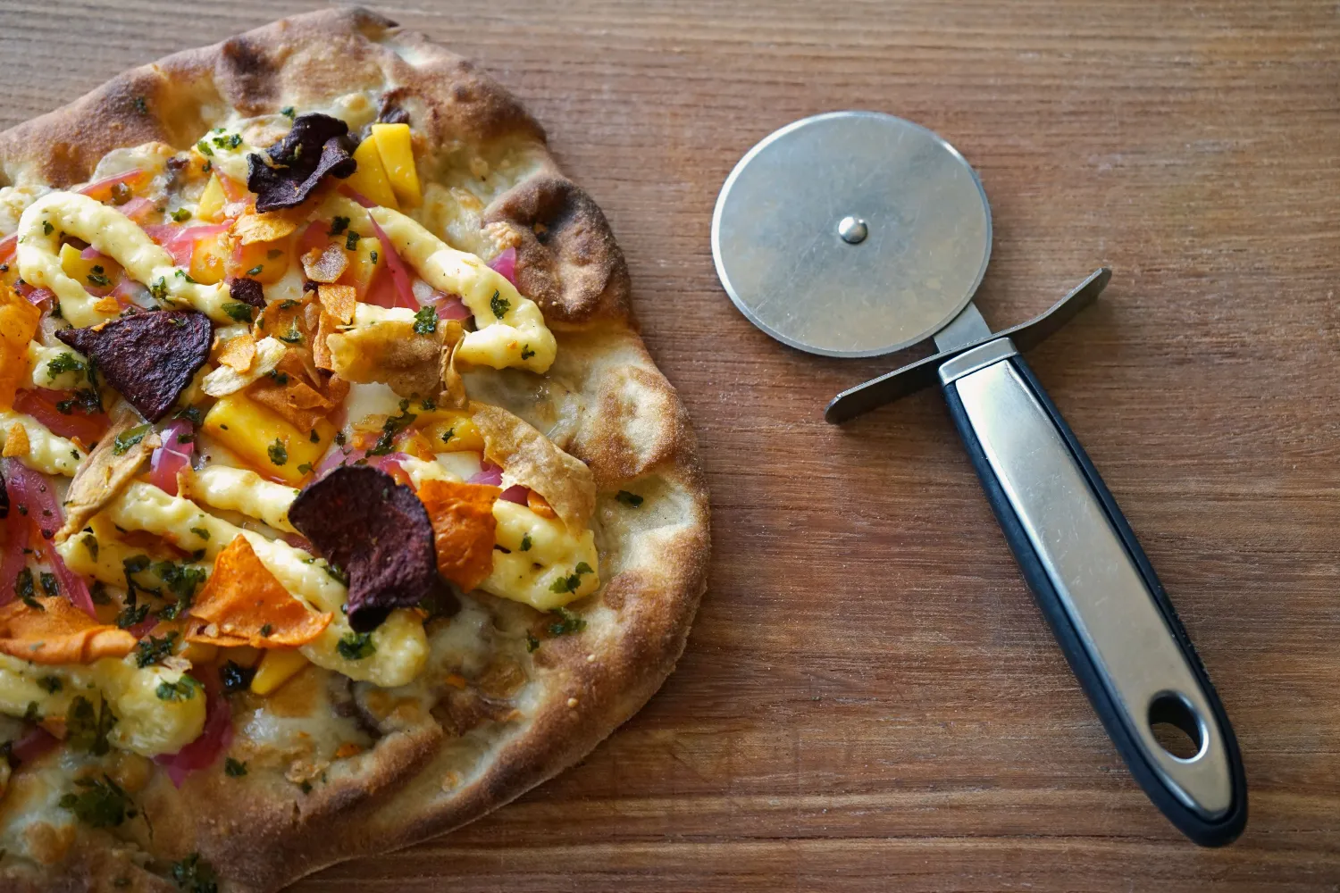 Vi serverer også pizza i ulike varianter