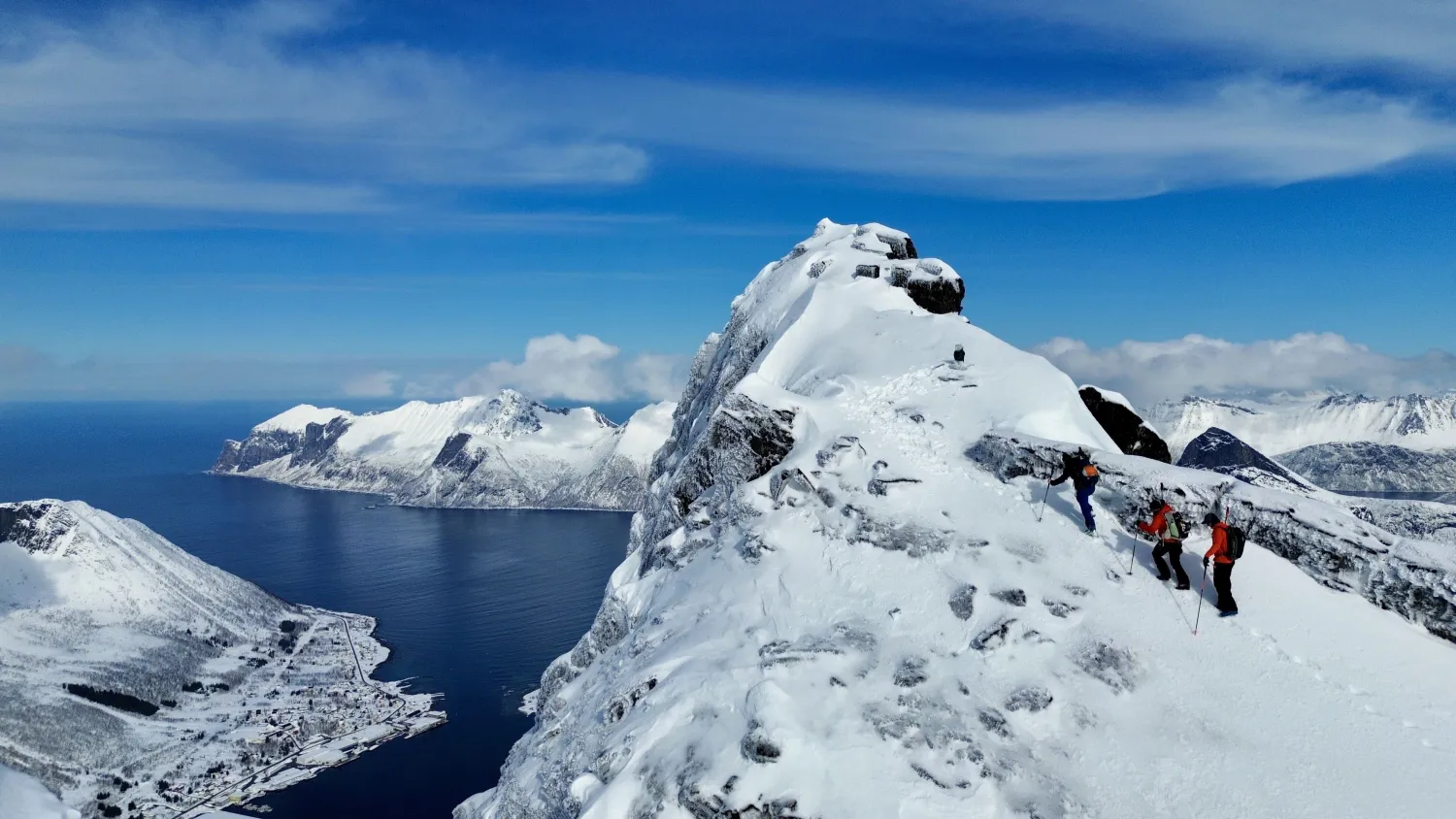 Skitouring Yttersia Base, Senja