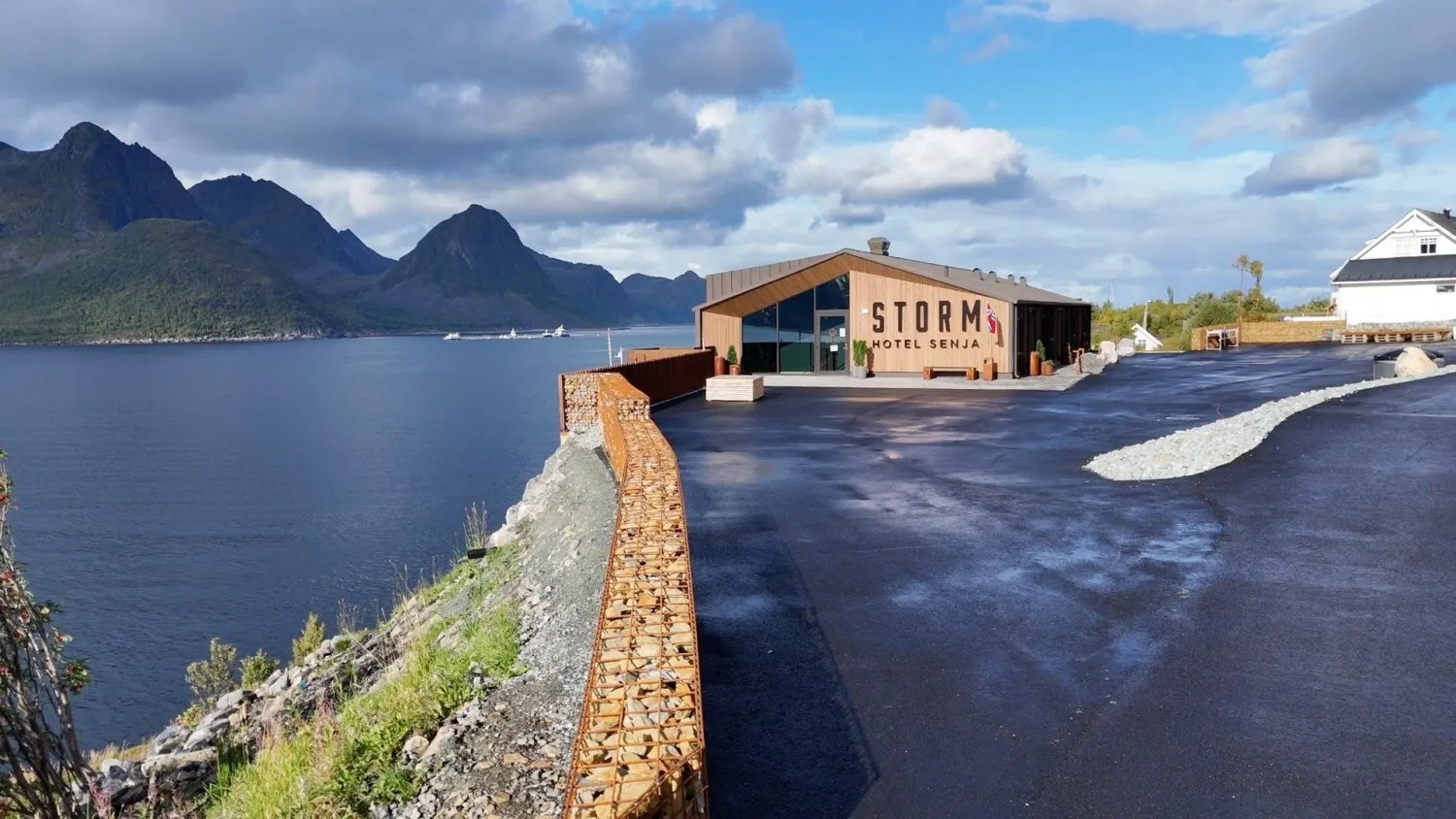 Storm Hotel front 
