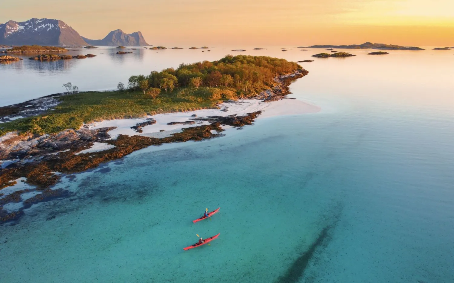 Midnigt Sun Kayak tour with Senja Wild