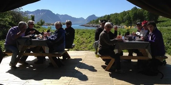 Lunsj på fjordcamp