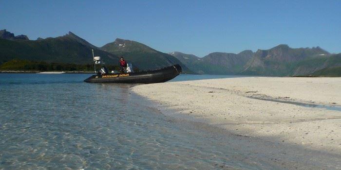 2 timers fjordekspedisjon - yttersia Senja - Basecamp Senja