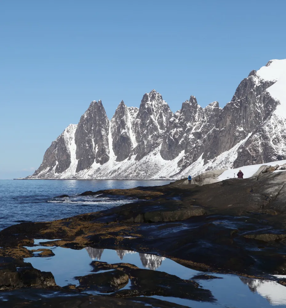 Fjellrekka "oks-hornan" med snø