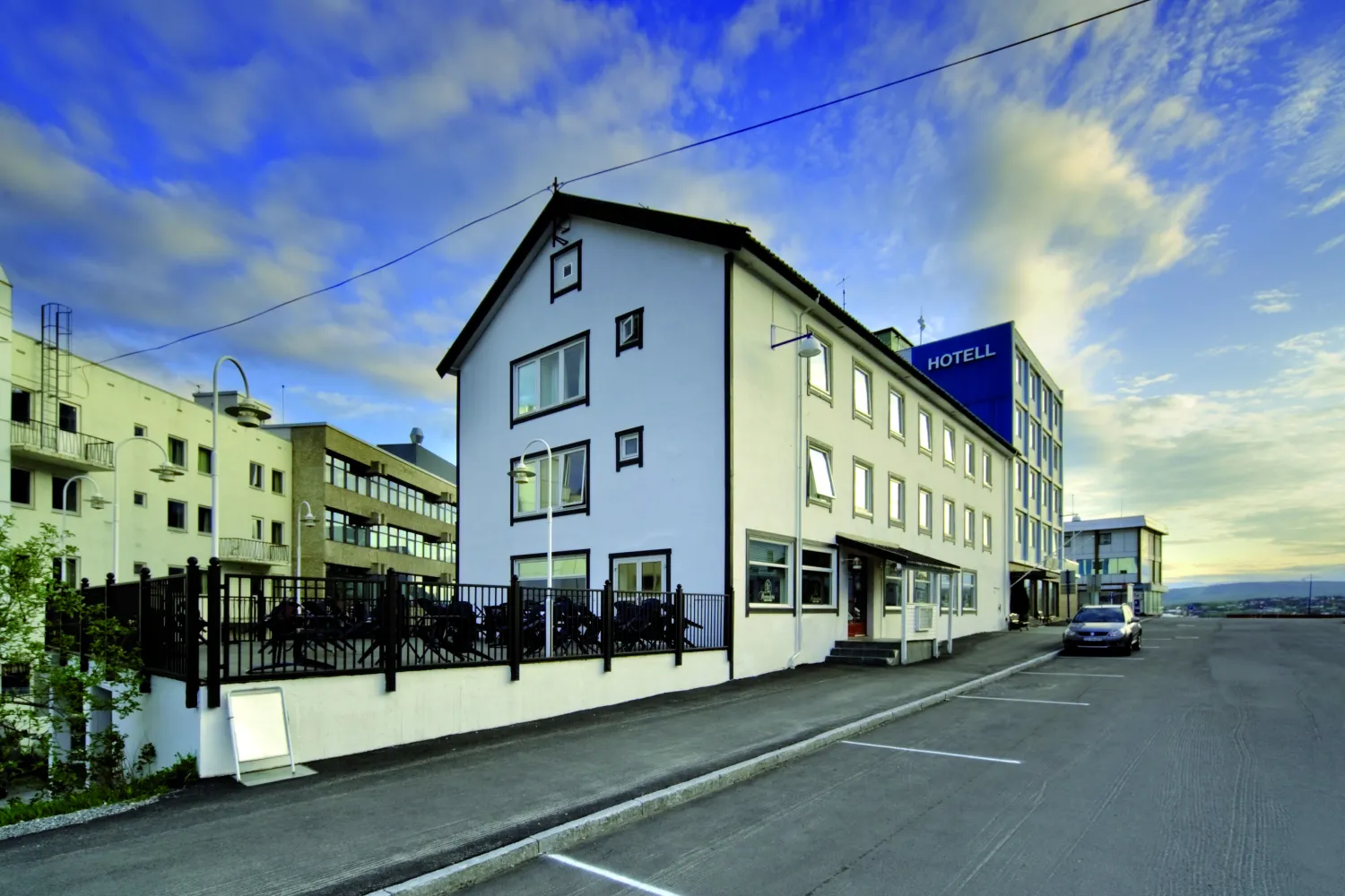 Utsiden av Finnsnes Hotell