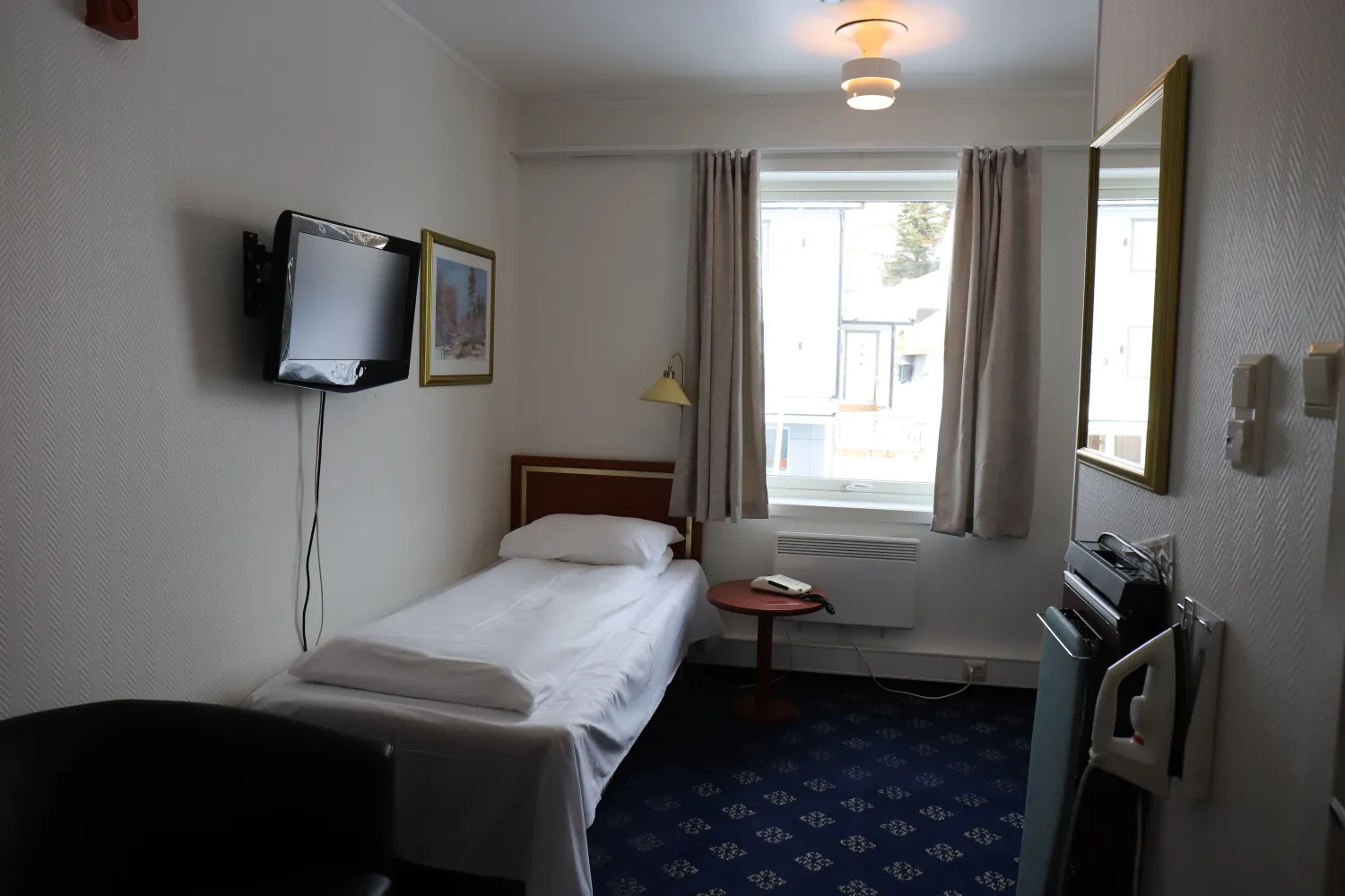 Enkeltrom Finnsnes Hotell