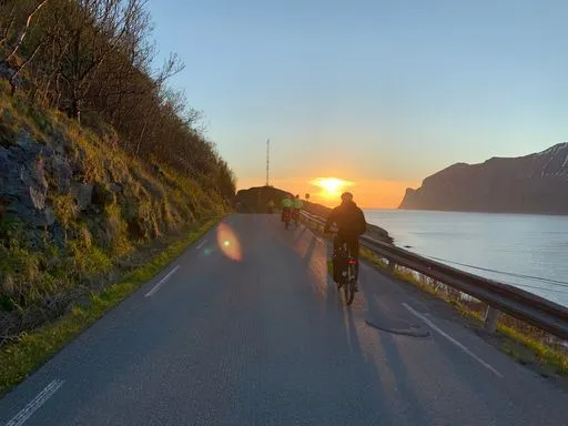 4 dagers elsykkeltur på yttersia av Senja