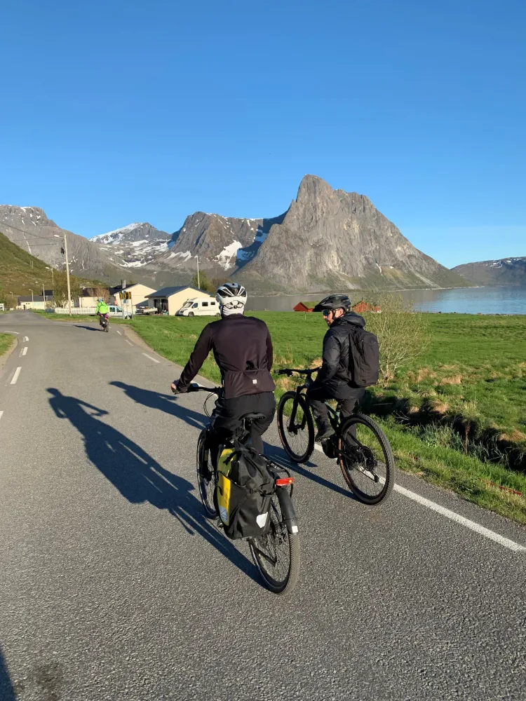 4 dagers elsykkeltur på yttersia av Senja