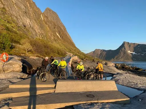 4 dagers elsykkeltur på yttersia av Senja