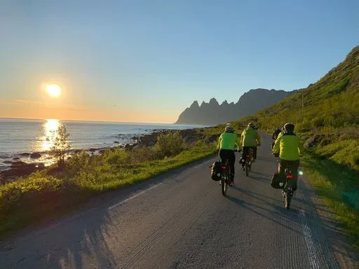 4 dagers elsykkeltur på yttersia av Senja