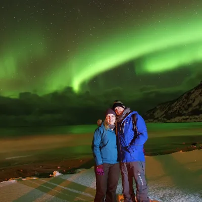 Nordlys med gjester Mefjord Brygge